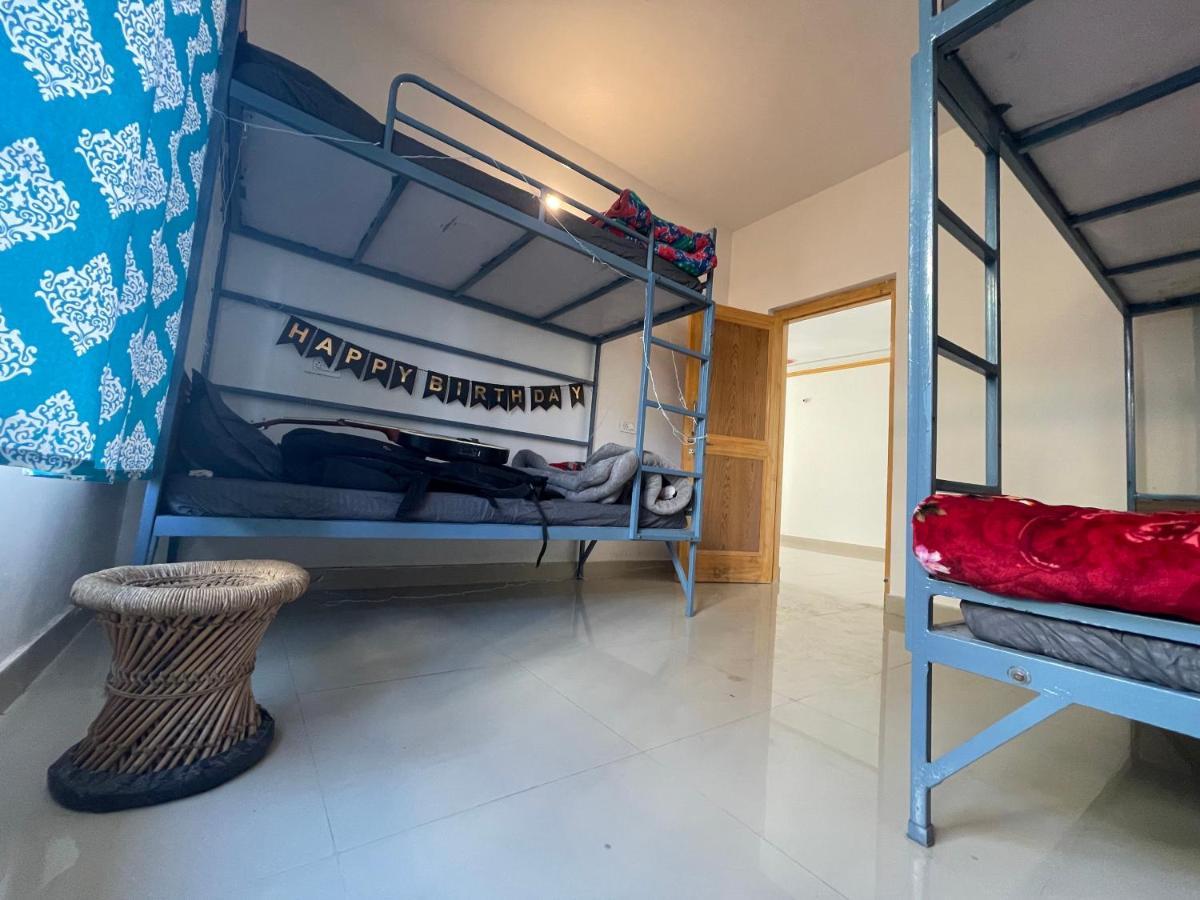 Bir Nest Hostel エクステリア 写真