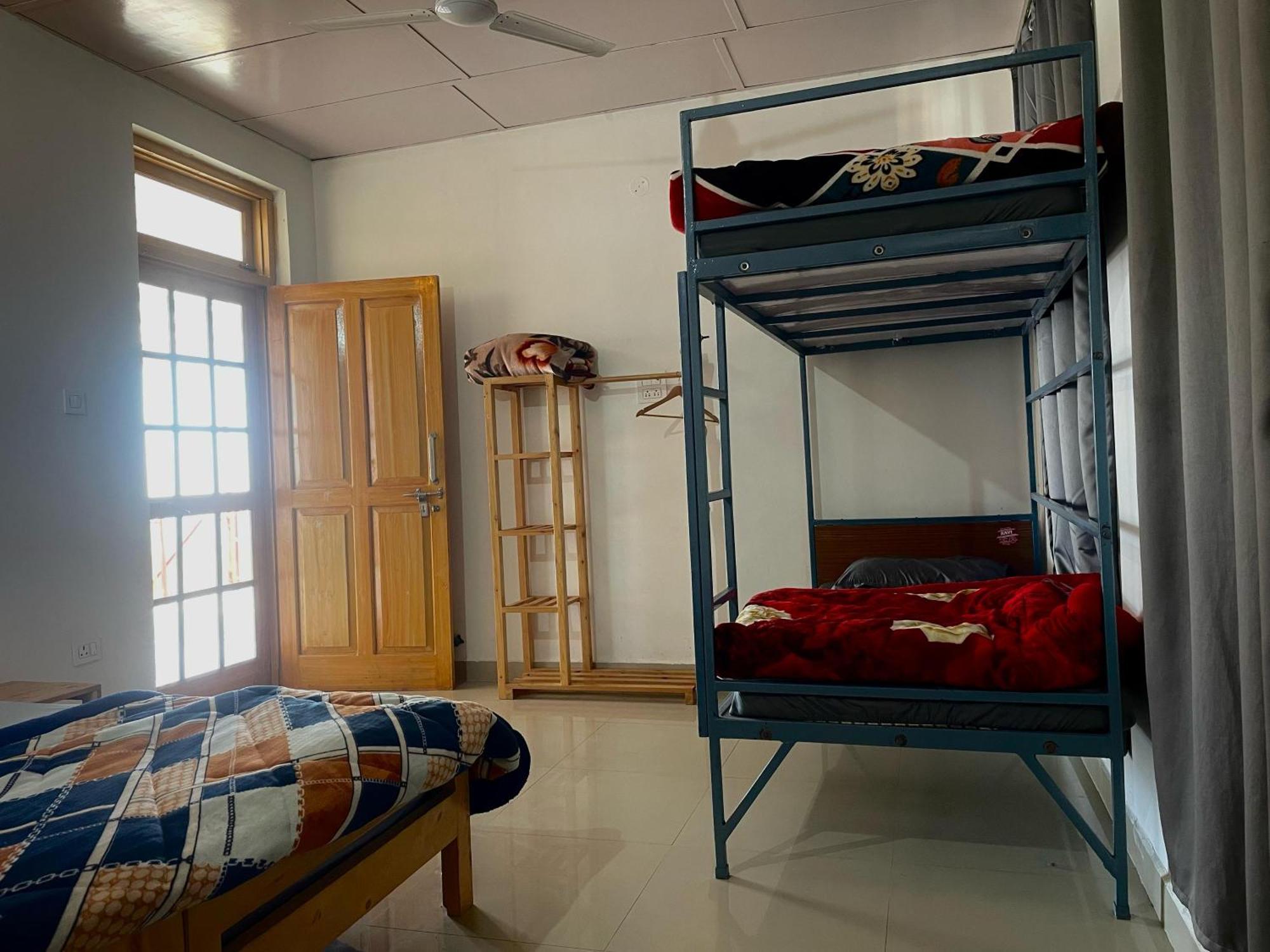 Bir Nest Hostel エクステリア 写真