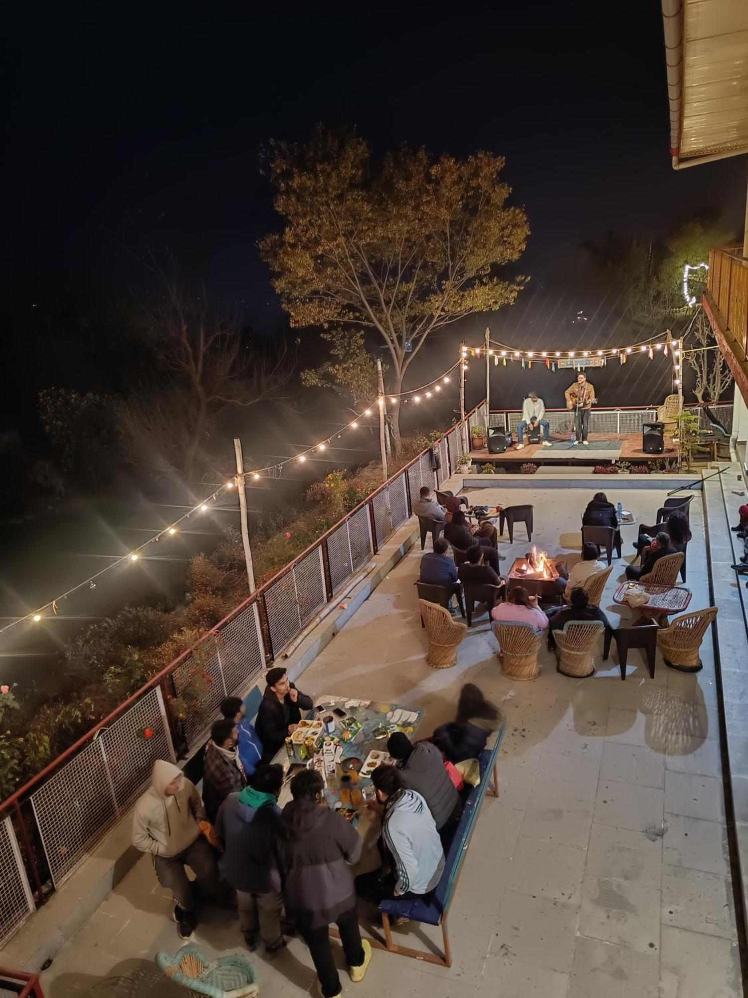 Bir Nest Hostel エクステリア 写真